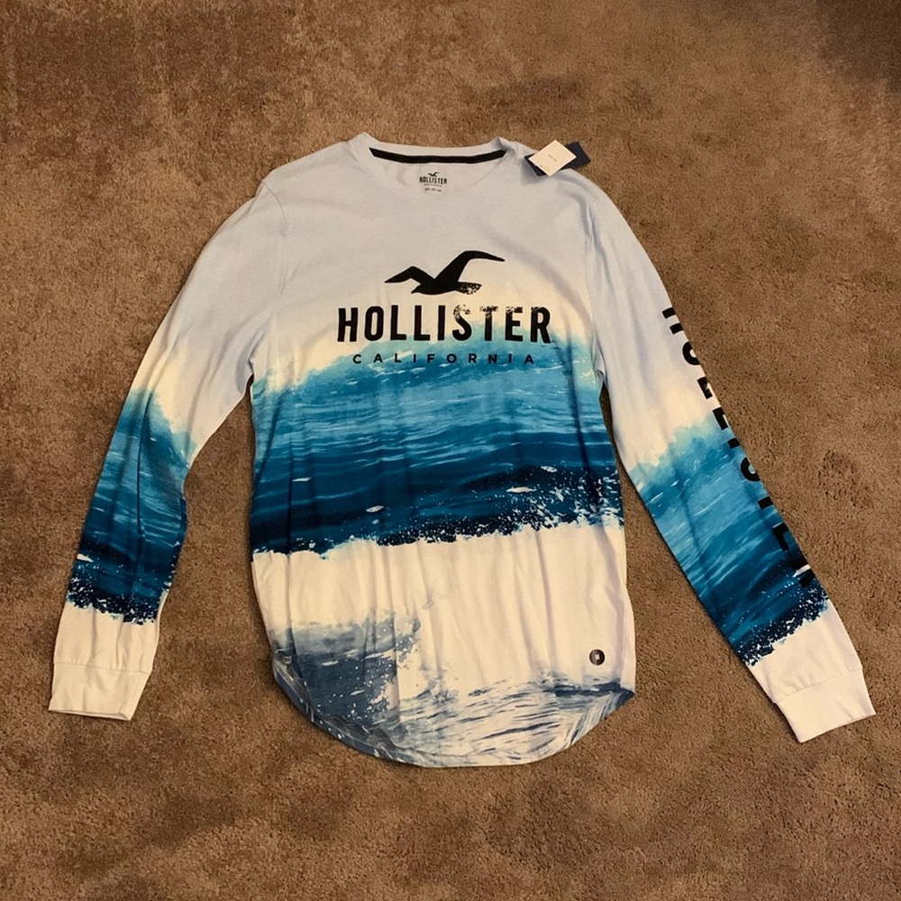 Hollister Men’s Sized Medium Ocean Designed White/Blue Long Sleeve Shirt